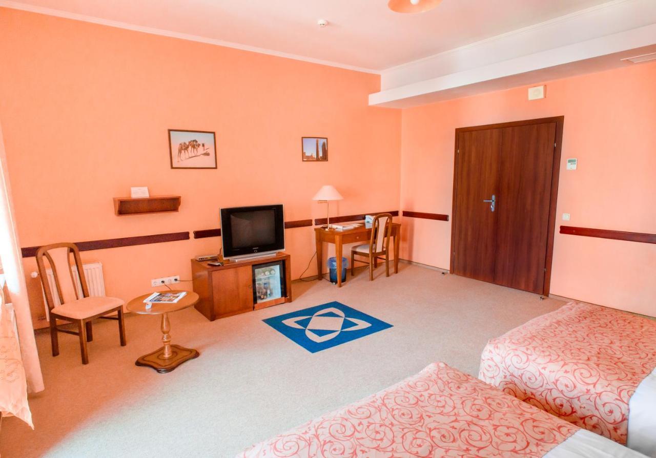 Premier Hotel Shafran Sumî Exterior foto