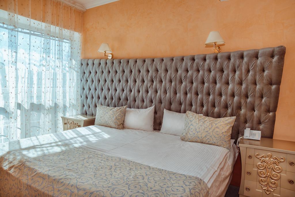Premier Hotel Shafran Sumî Cameră foto