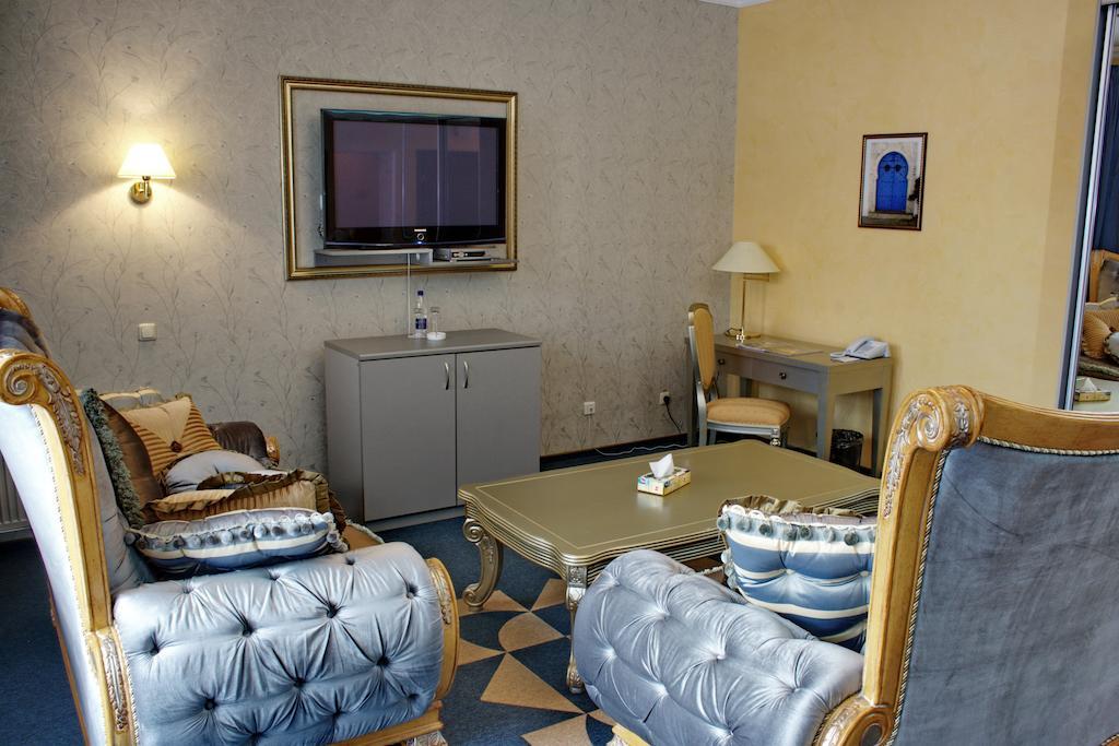 Premier Hotel Shafran Sumî Cameră foto