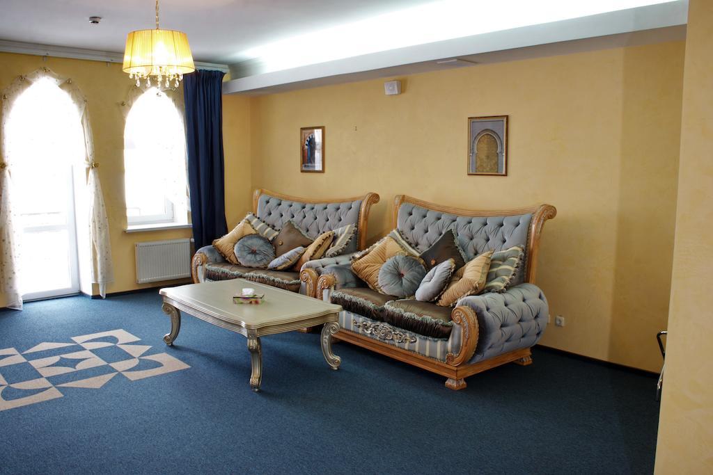 Premier Hotel Shafran Sumî Exterior foto