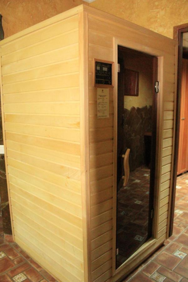 Premier Hotel Shafran Sumî Exterior foto